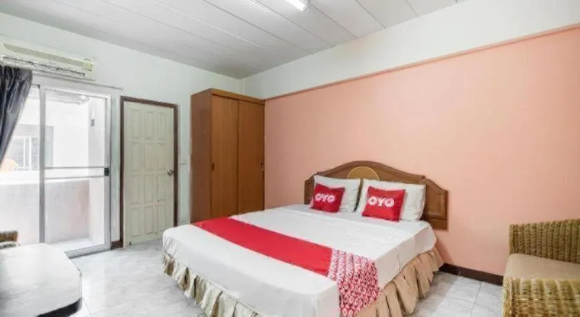 Bed in OYO 519 B Min Airport