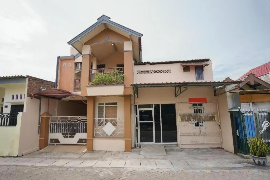 OYO 2656 Az Zahra Residence Syariah