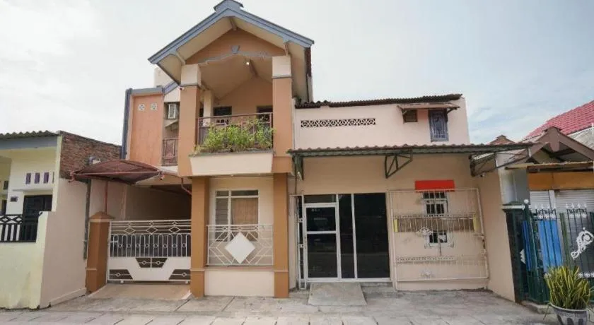 OYO 2656 Az Zahra Residence Syariah