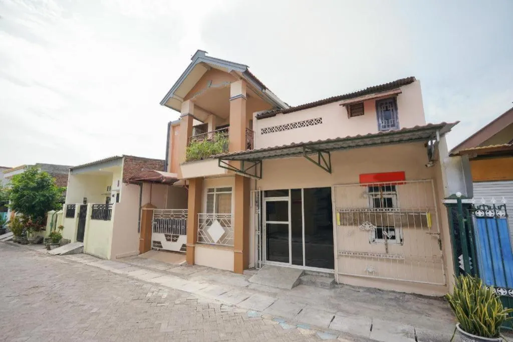 OYO 2656 Az Zahra Residence Syariah