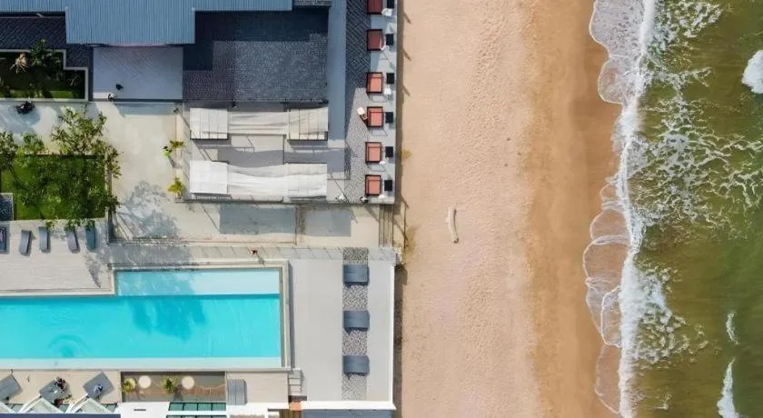 Rattana Pura Beach Resort