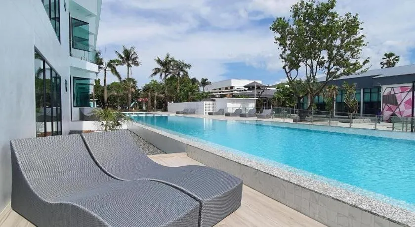 Rattana Pura Beach Resort