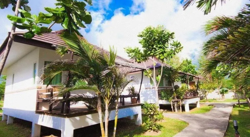 Rattana Pura Beach Resort