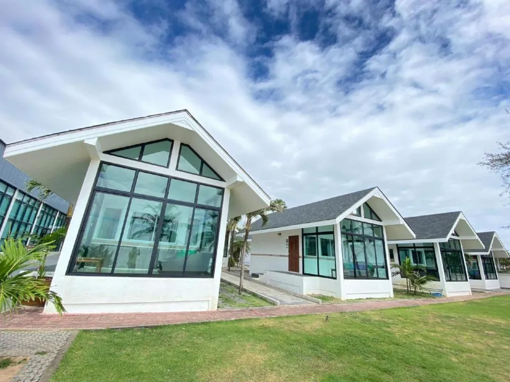 Rattana Pura Beach Resort