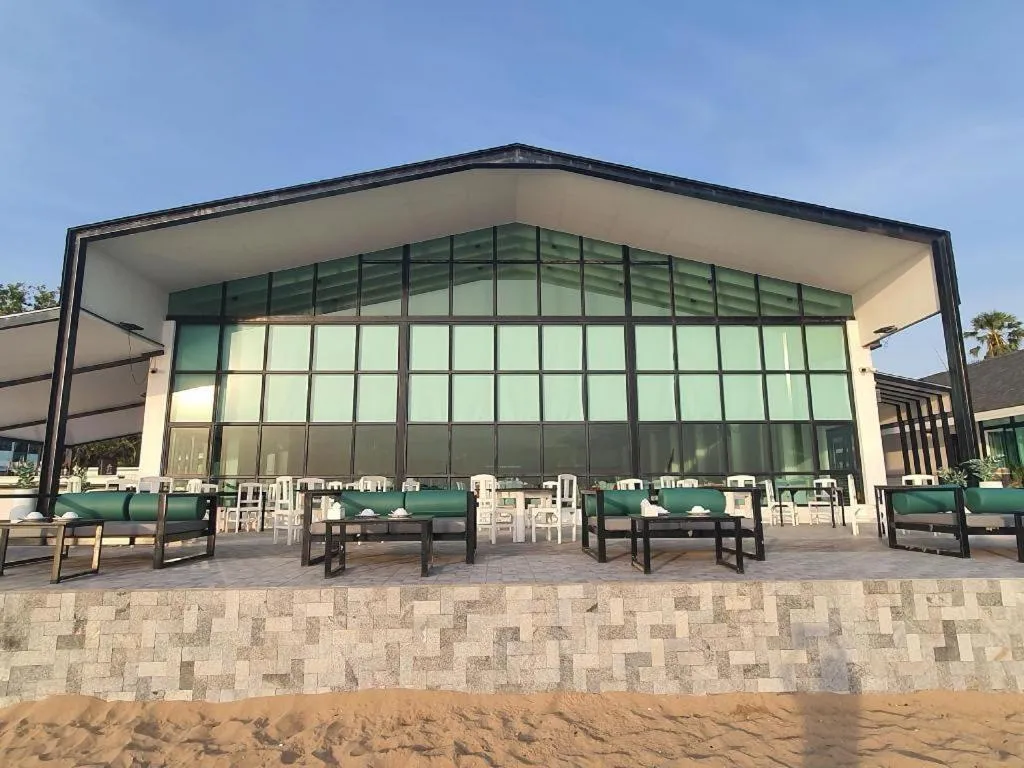 Rattana Pura Beach Resort