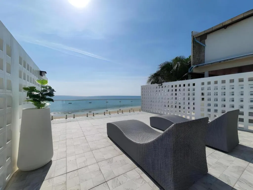 Rattana Pura Beach Resort