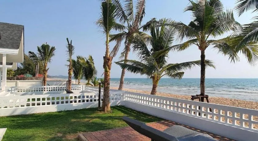 Rattana Pura Beach Resort