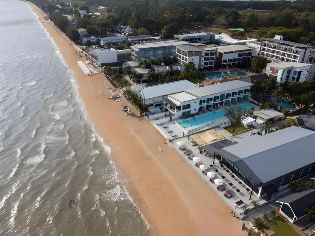 Rattana Pura Beach Resort