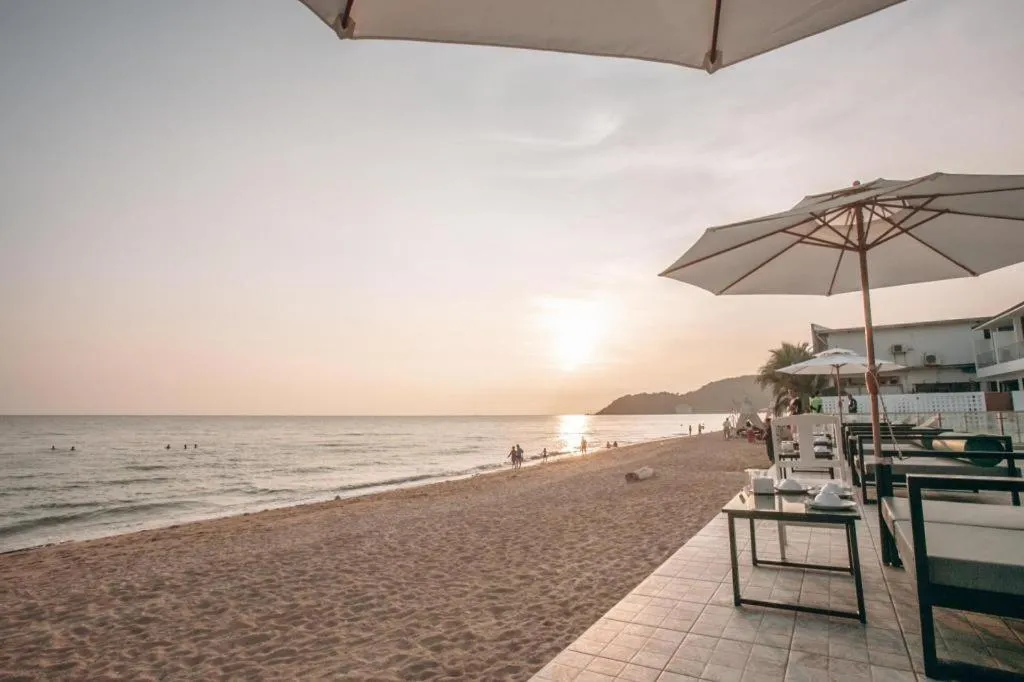 Rattana Pura Beach Resort