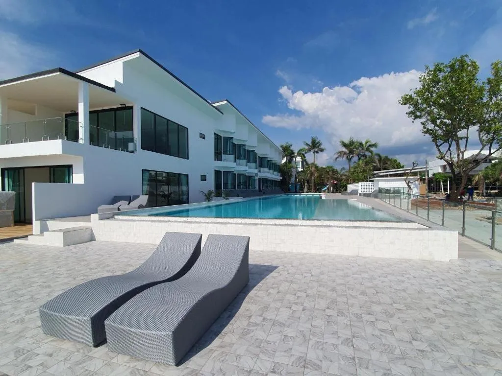 Rattana Pura Beach Resort