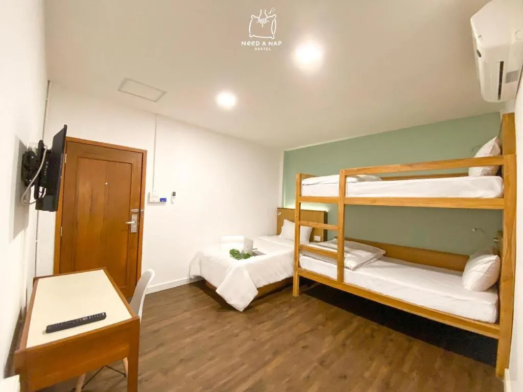 Bed in Need a Nap Hostel Phrae