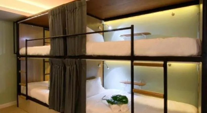 Bed in Need a Nap Hostel Phrae