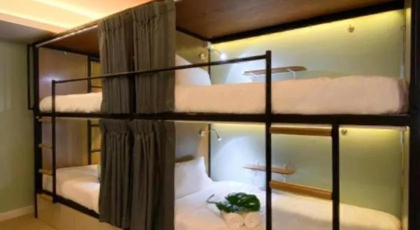 Bed in Need a Nap Hostel Phrae