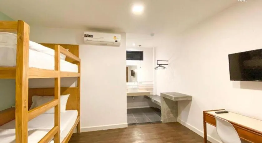 Bed in Need a Nap Hostel Phrae