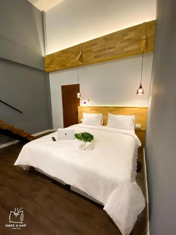 Bed in Need a Nap Hostel Phrae