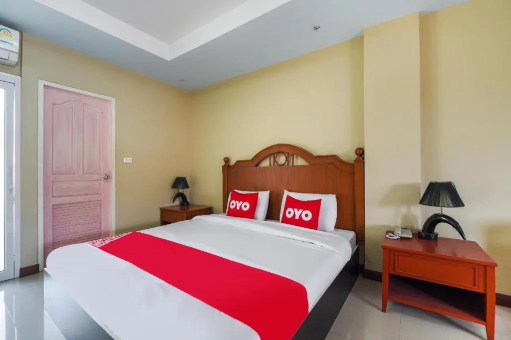 Bed in OYO 762 Chompoo