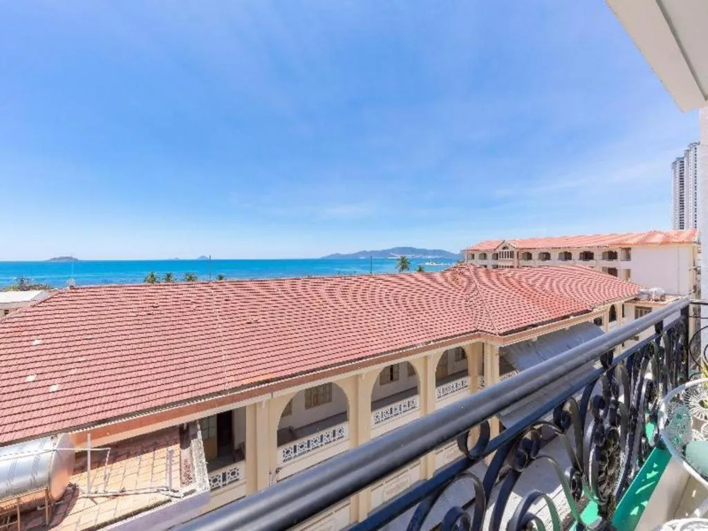 OYO 1028 Flower House Apartment