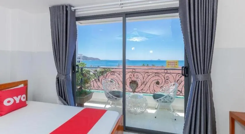 Bed in OYO 1028 Flower House Apartment