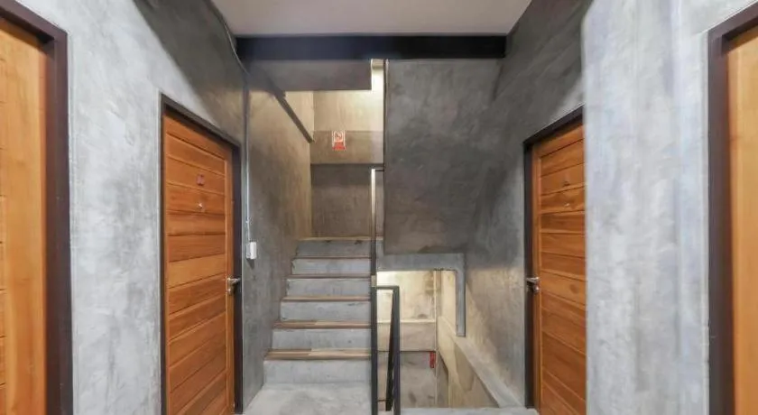 OYO 935 The Palm Apartment