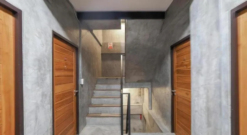 OYO 935 The Palm Apartment