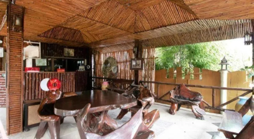 CAPITAL O961 Baan Dow Chompoo Resort