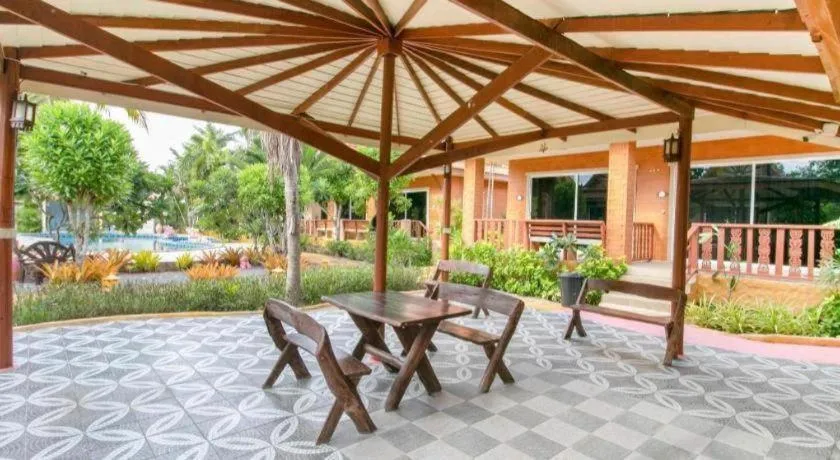 CAPITAL O961 Baan Dow Chompoo Resort