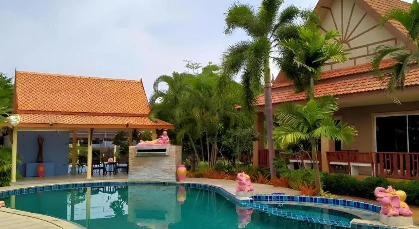 CAPITAL O961 Baan Dow Chompoo Resort