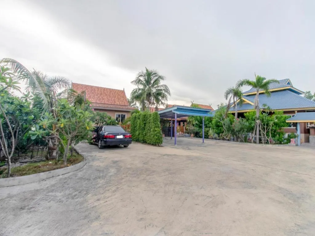 CAPITAL O961 Baan Dow Chompoo Resort