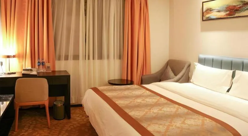 Bed in Golden Central Hotel Shenzhen