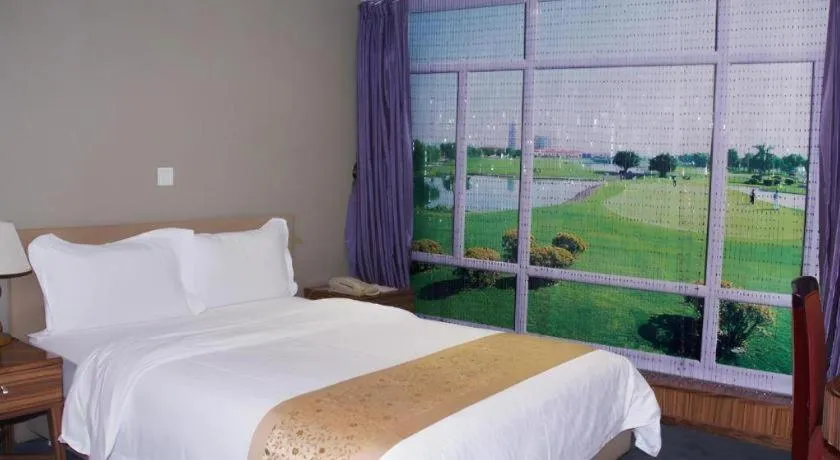 Bed in Golden Central Hotel Shenzhen