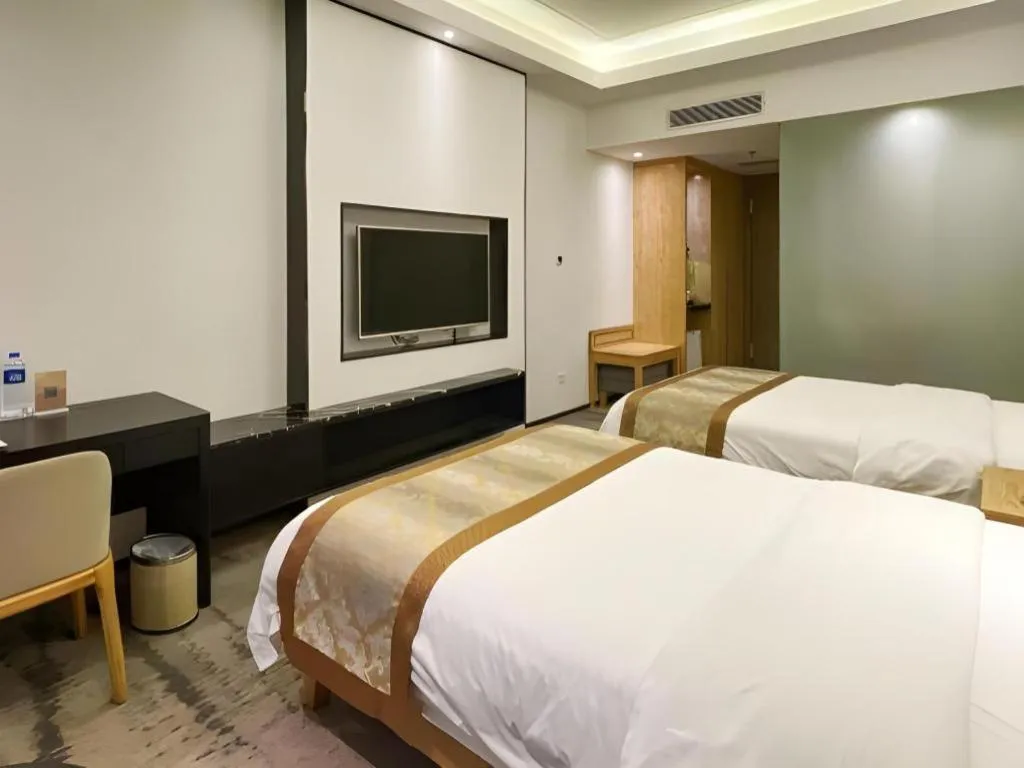 Bed in Golden Central Hotel Shenzhen