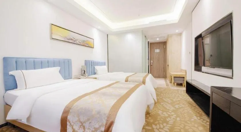 Bed in Golden Central Hotel Shenzhen