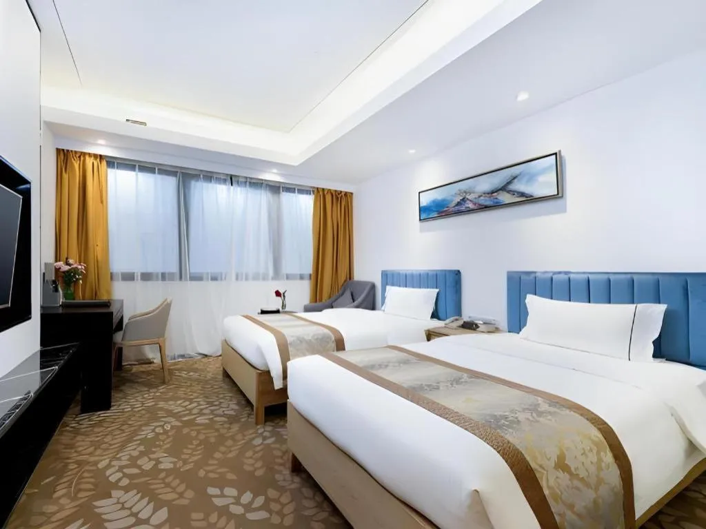 Bed in Golden Central Hotel Shenzhen