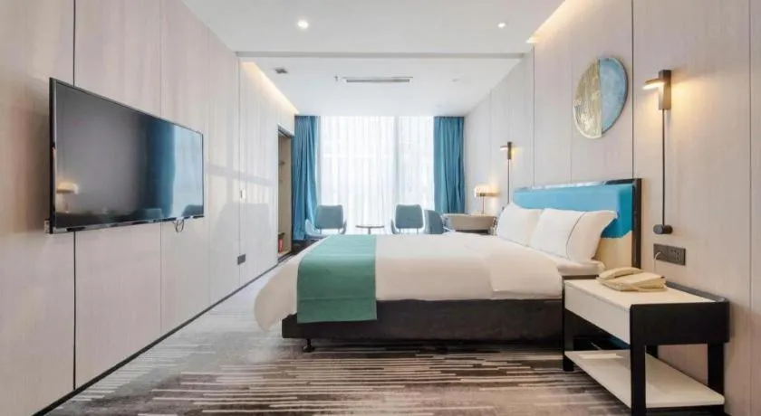 Bed in Golden Central Hotel Shenzhen