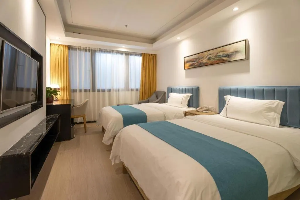 Bed in Golden Central Hotel Shenzhen