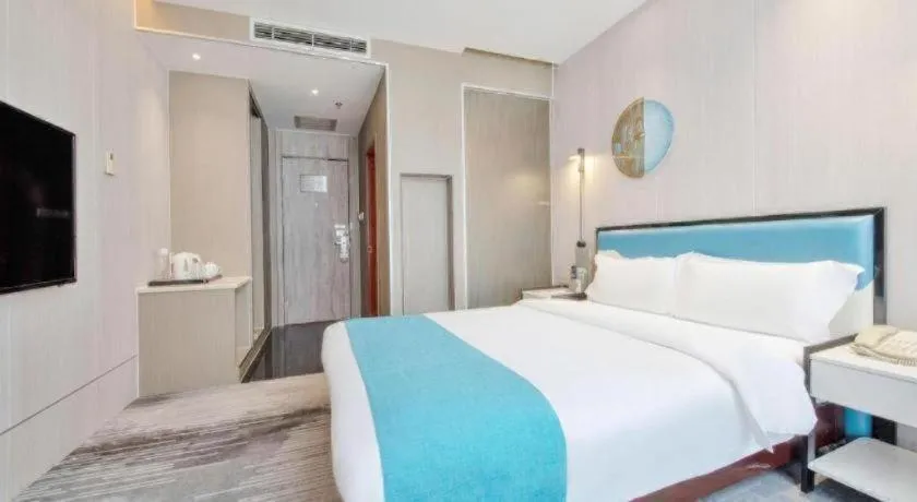 Bed in Golden Central Hotel Shenzhen