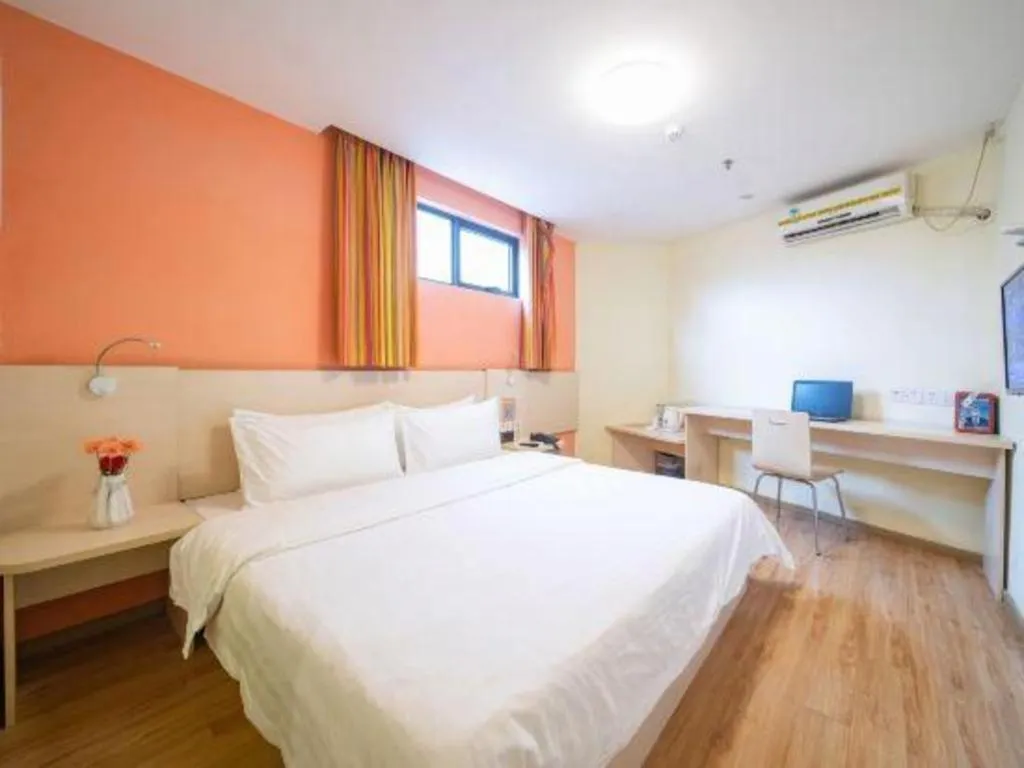 Bed in 7 Days Inn Huizhou Daya Bay Wanda Plaza