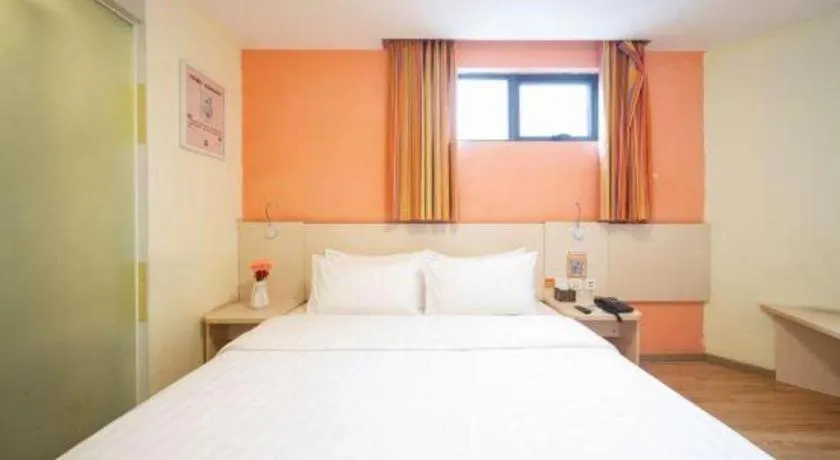 Bed in 7 Days Inn Huizhou Daya Bay Wanda Plaza