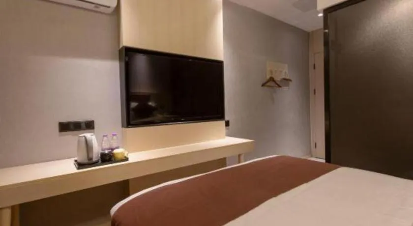 Bed in Gya Hotel Shanghai Long Distance Passenger Terminal Station