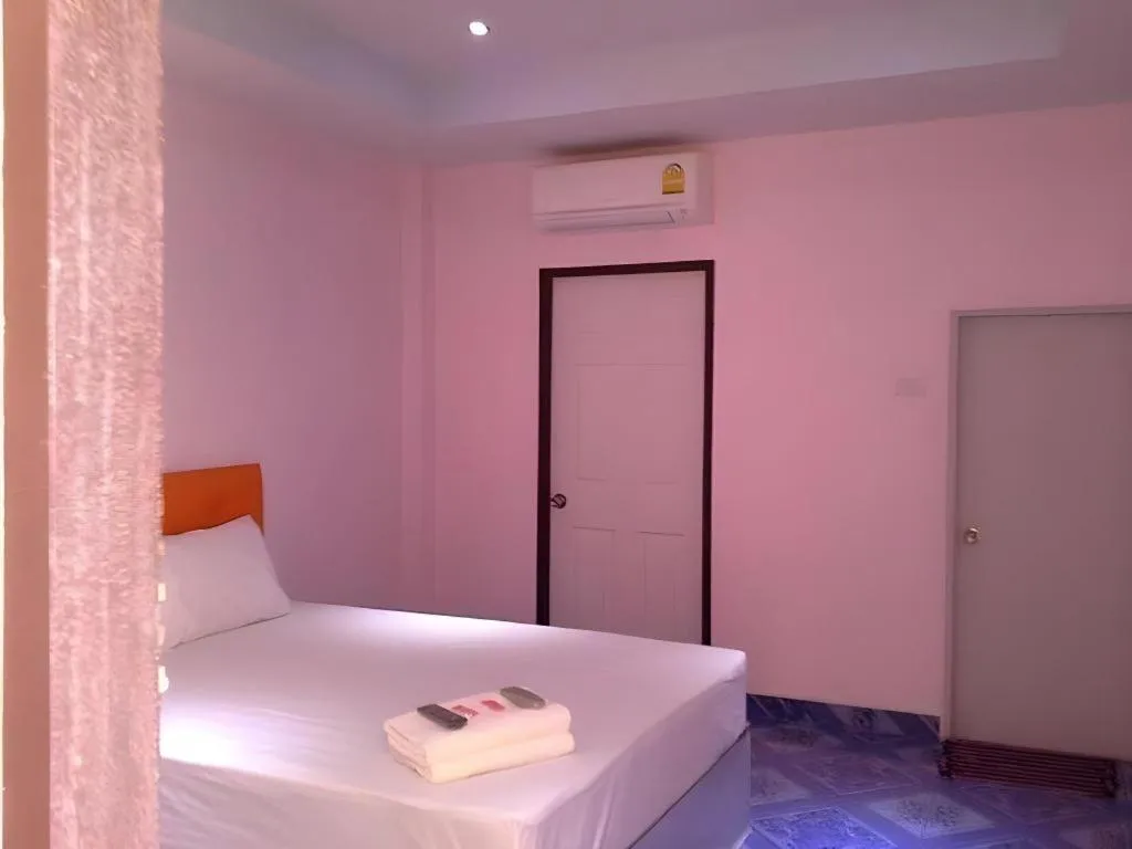 Bed in Wattana Hill Resort