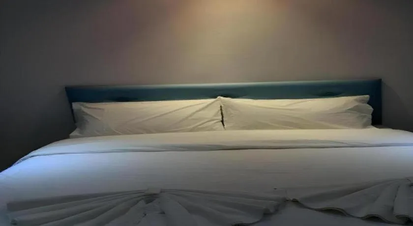 Bed in Wattana Hill Resort