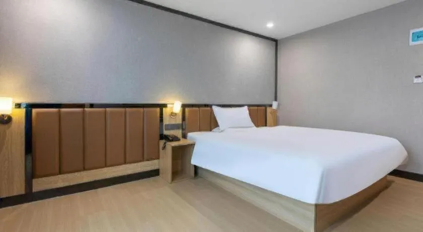 Bed in 7 Days Premium·Guangzhou Dongxiaonan Subway Station