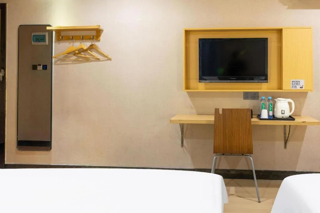 7 Days Premium·Guangzhou Dongxiaonan Subway Station