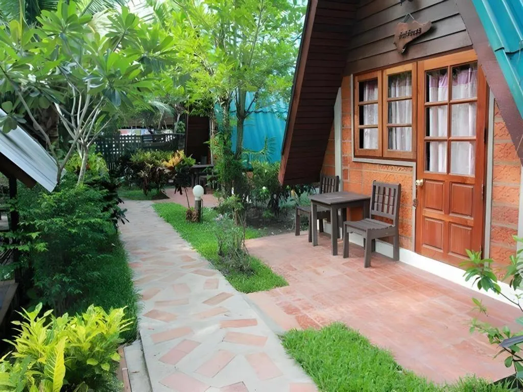 Banmaihom Resort Amphawa