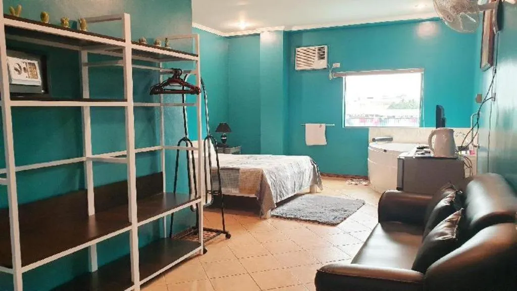 Bed in Walk Around Hotel