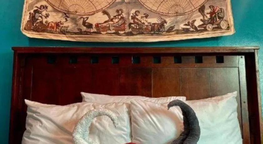 Bed in Walk Around Hotel