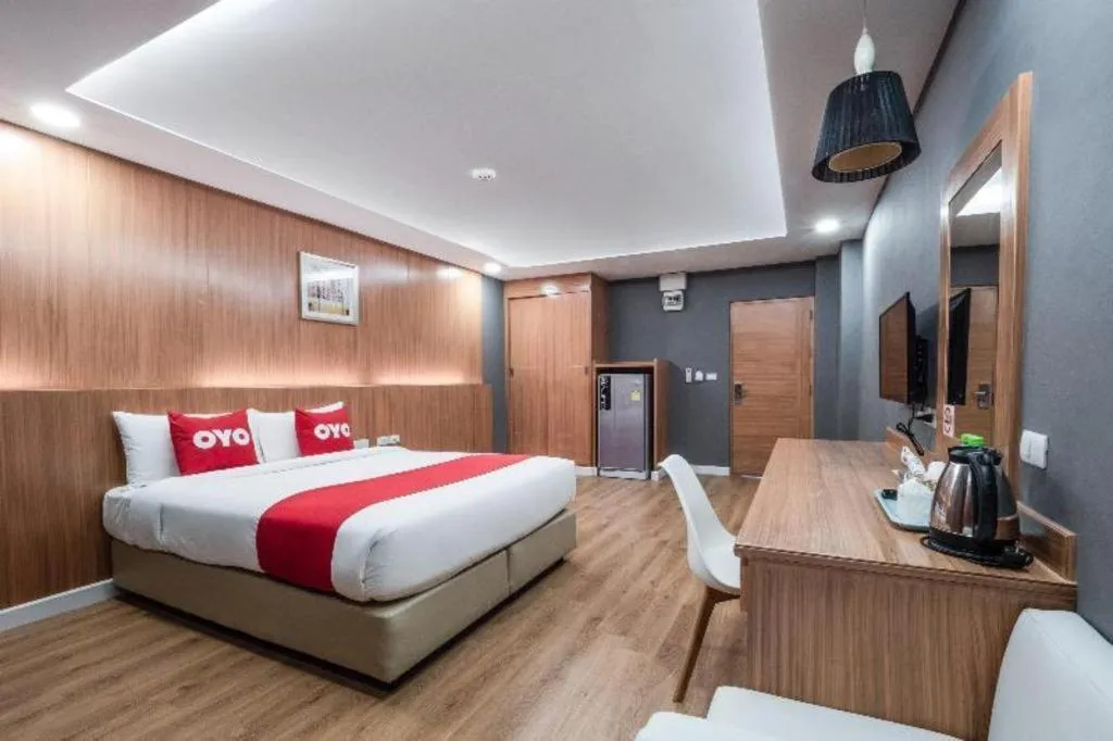 Bed in OYO 1126 Curve Boutique Pattaya