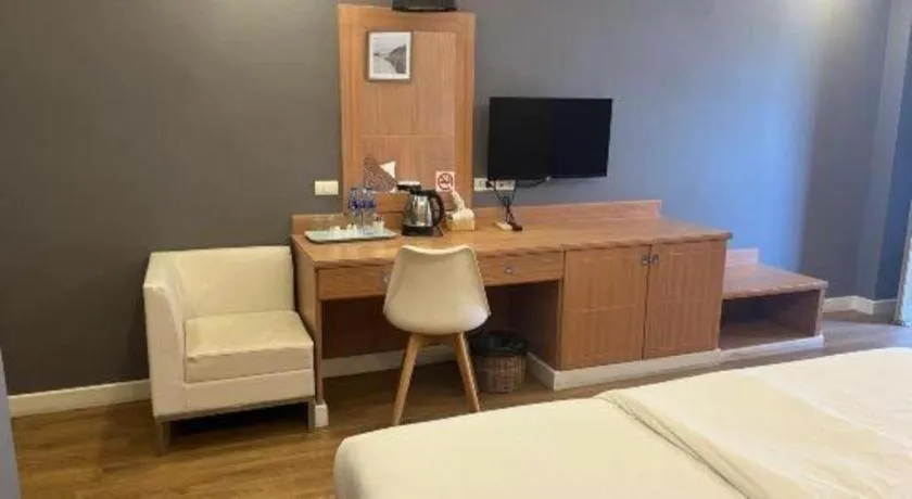 Bed in OYO 1126 Curve Boutique Pattaya