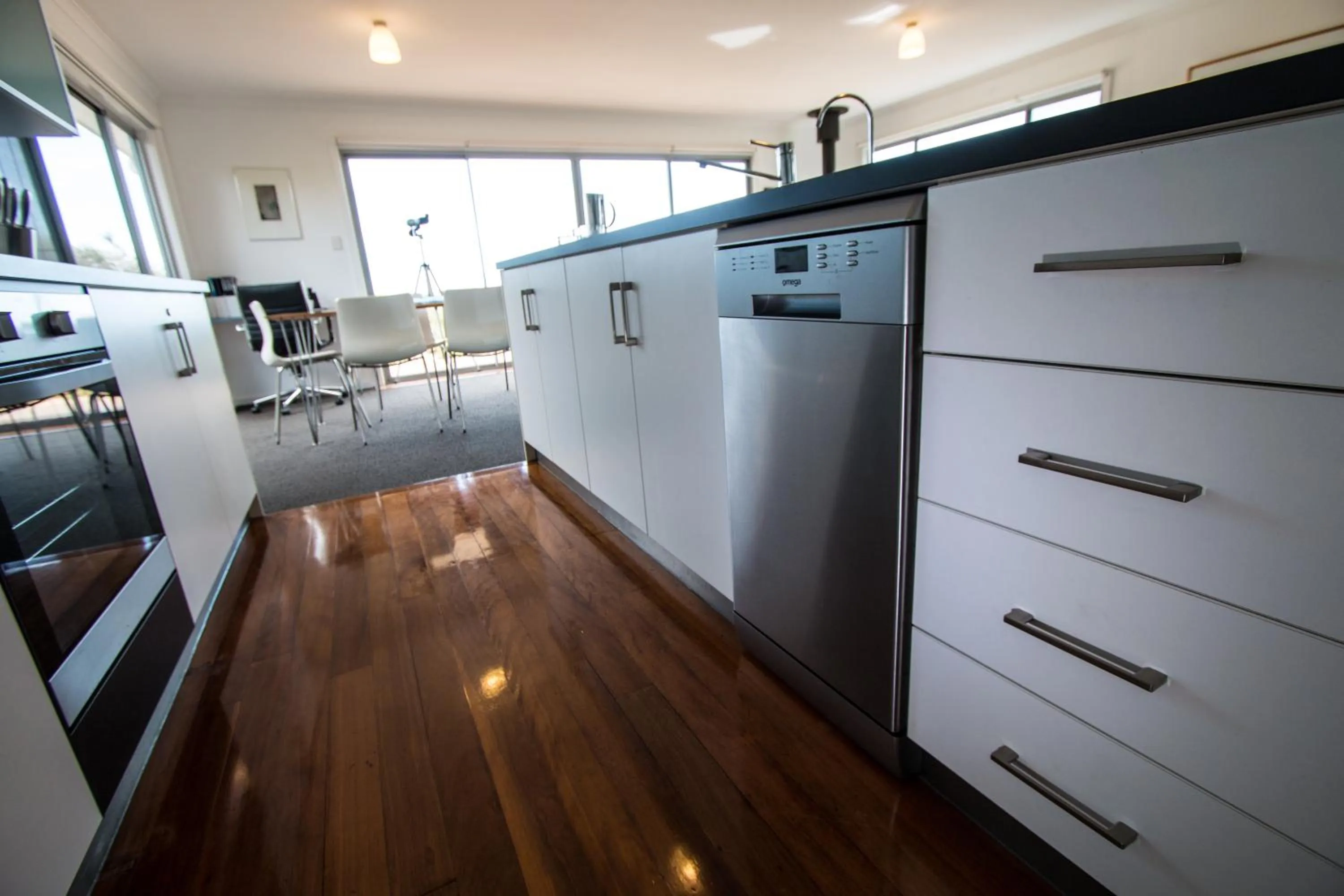 Kitchen or kitchenette in Coorong Waterfront Retreat
