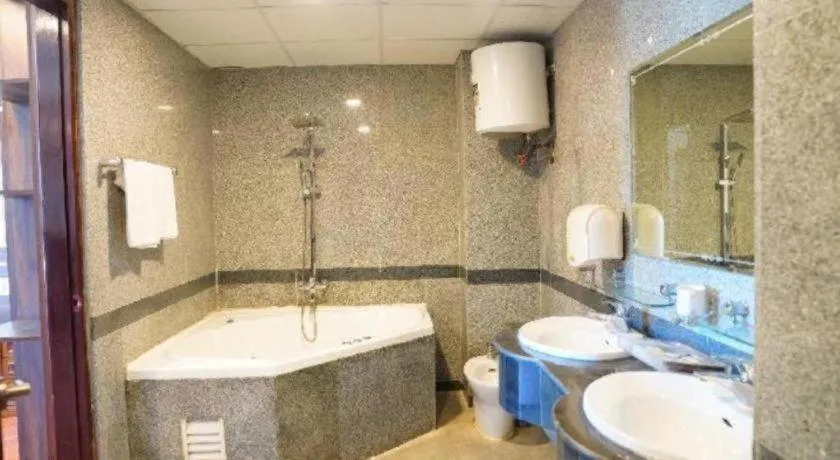 Hon Ngu Hotel Cua Lo Beach